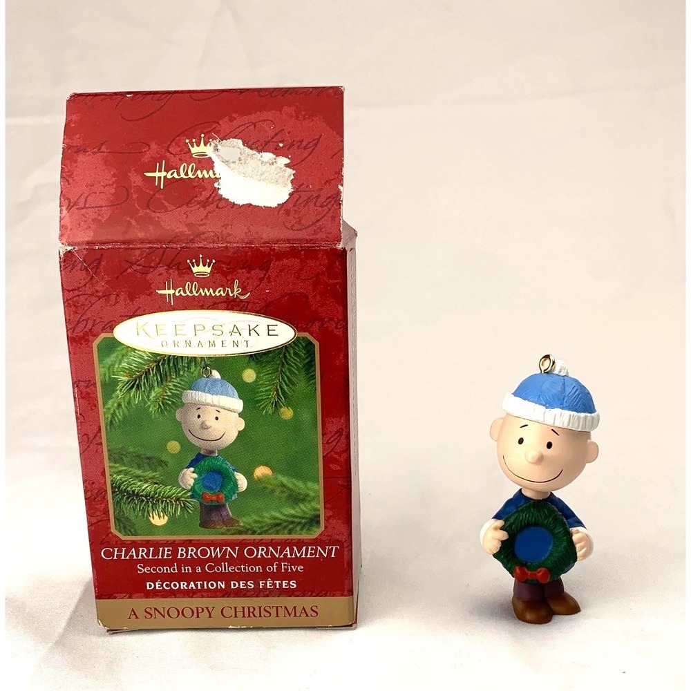 1999‎ Hallmark Keepsake A Snoopy Christmas Charlie Brown Ornament with box